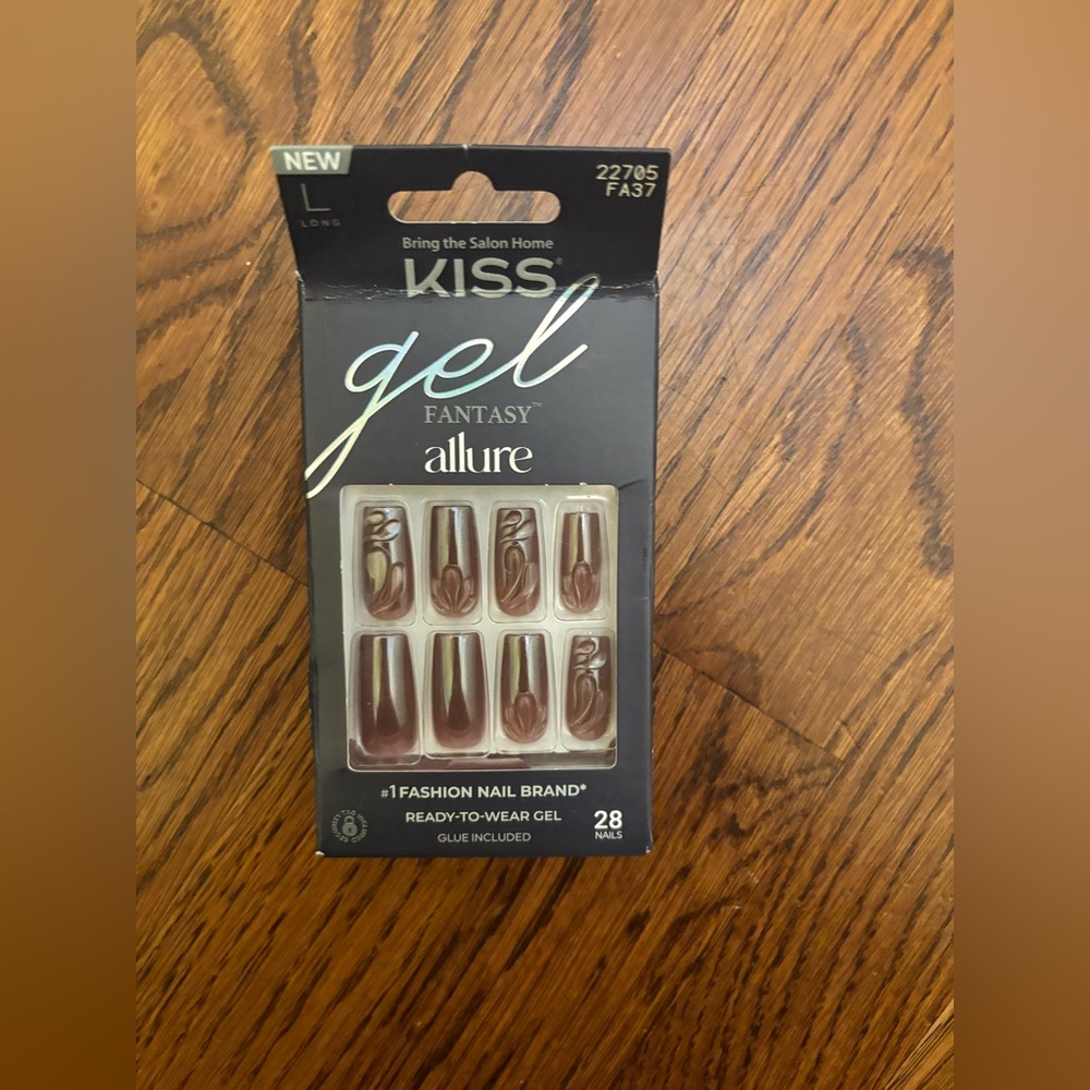 KISS Gel Fantasy Allure Nails 22705 FA37
ACCEPTING OFFERS